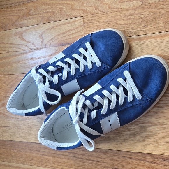 Ecco Shoes - Ecco Women's Street Lite Retro Sneakers Blue Suede size 41